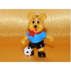 Харибо- Мишка играет в футбол
